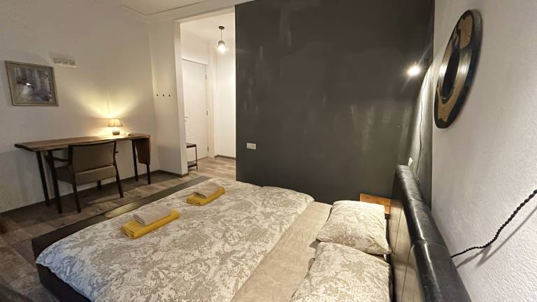 Mestia Retreat Sleeps 12 with Garden — photo 4