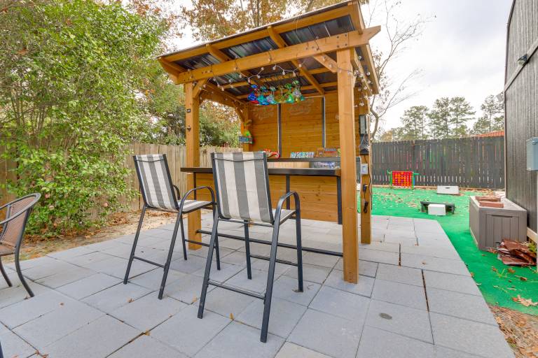 Pool, Hot Tub & Backyard Fun! Savannah Retreat — photo 4