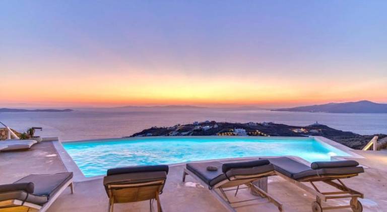 Fully equipped vacation home with pool, yard & terrace | Perfect for remote work | Pets allowed in Mykonos