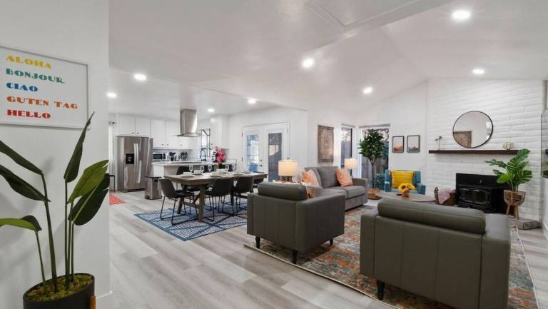 House  Gregory Gardens