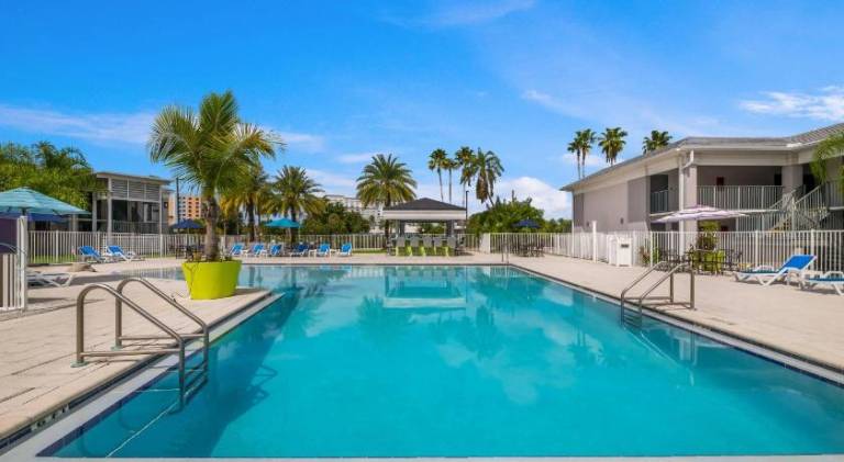 Clarion Inn & Suites Across From Universal Orlando Resort — photo 2