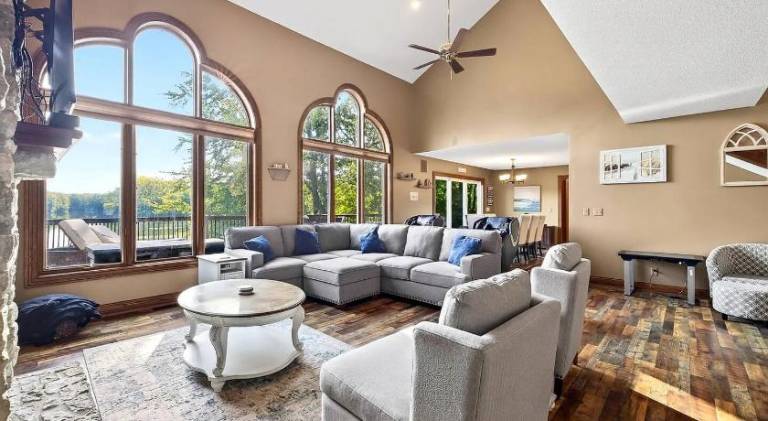 Lakefront Group Stay, Sleeps 19, Indoor Pool, Hot Tub, Arcades — photo 3