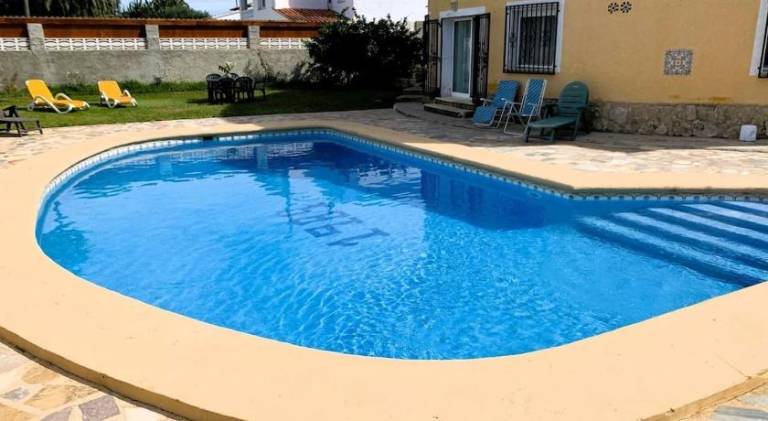 House with patio, pool & BBQ — photo 5