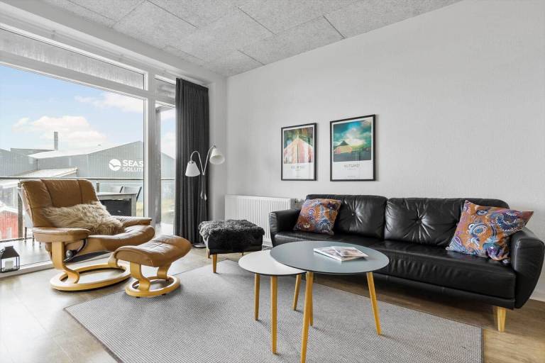 Rental apartment with patio — photo 2