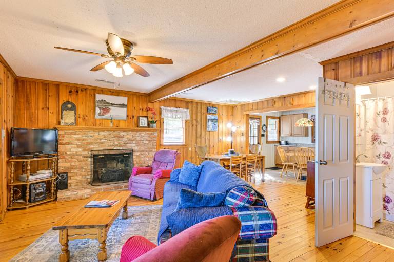 Private Dock & Beach! Lake Norman Cottage Hideaway — photo 5