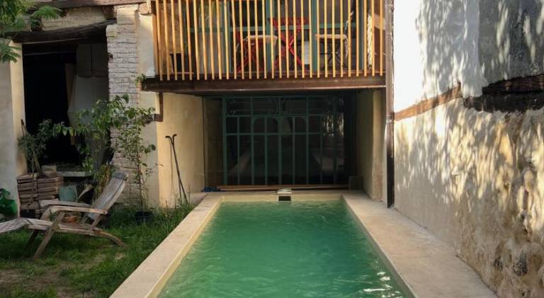 Apartment with pool — photo 4
