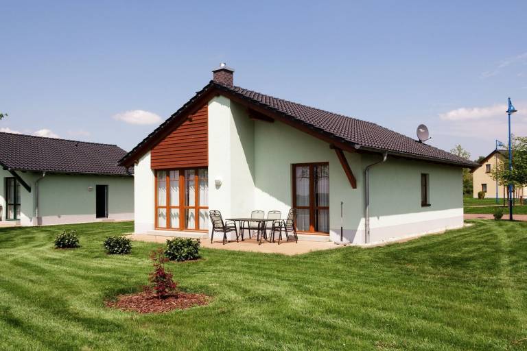 Family-friendly wonderful vacation home with pool, patio & sauna | Next to the beach | Pets allowed — photo 3