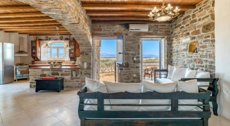 Fully equipped villa with private pool, barbeque & yard | Suitable for remote work | Dogs allowed — photo 3