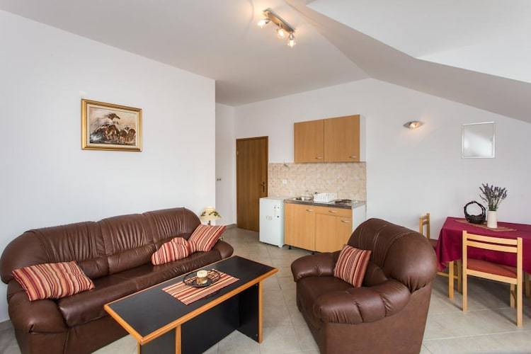 Holiday apartment with patio — photo 4