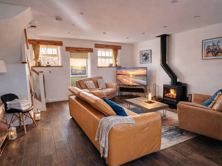 Cottage with sauna, jacuzzi & yard — photo 4