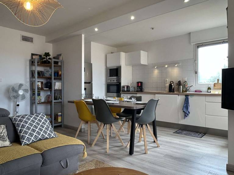 Apartment with 2 rooms for 5 persons — photo 3
