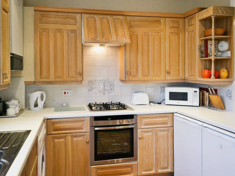 Family-friendly lovely cottage with yard | Pets are welcome — photo 4