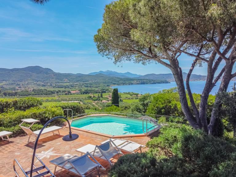 Villa with garden, terrace & BBQ — photo 2
