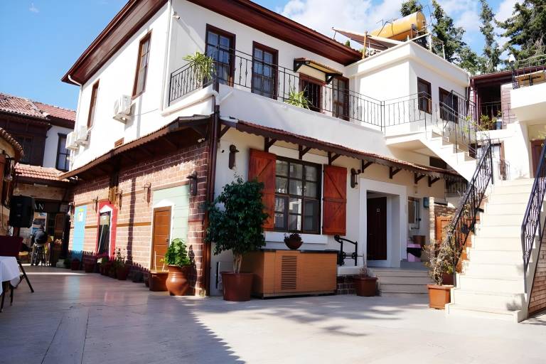 Children-friendly apartment with yard, pool & jacuzzi | Good for workation | Pets allowed — photo 3