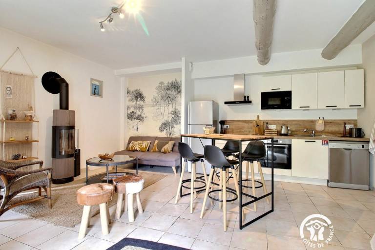 Gite with patio, pool & garden — photo 4