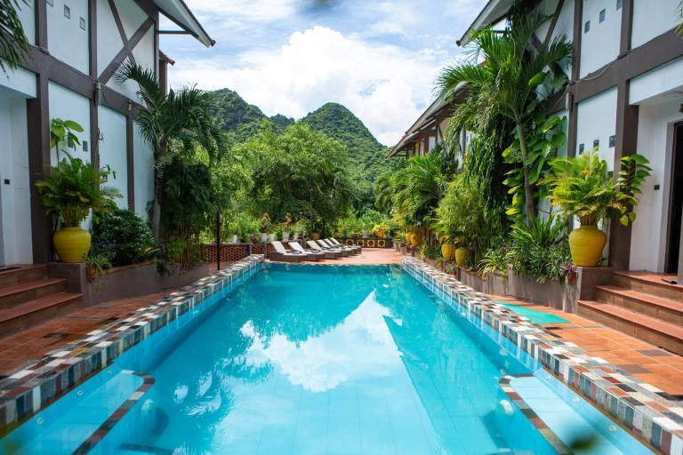 Victory Road Villas in Bo Trach