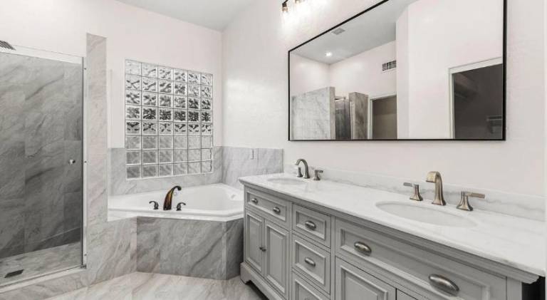 House with hot tub & private pool | Perfect for remote work — photo 2