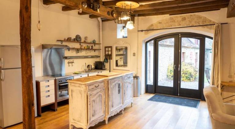 Big vacation home with jacuzzi & pool | Dogs allowed in Moulins
