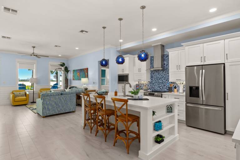 Children-friendly vacation home with yard & pool | Beach nearby | Pets are welcome — photo 2
