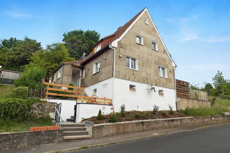 Country House 'Vogelsberger Bett Unser Korkhaus' with Mountain View, Private Terrace and Wi-Fi in Giessen