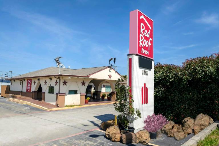 Red Roof Inn Arlington - Entertainment District in Arlington, TX