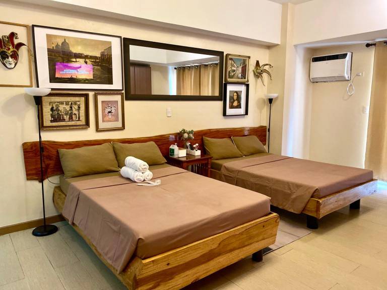 Holiday apartment with yard & pool in Taguig