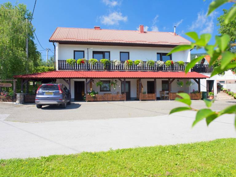 Studio apartman Korenica