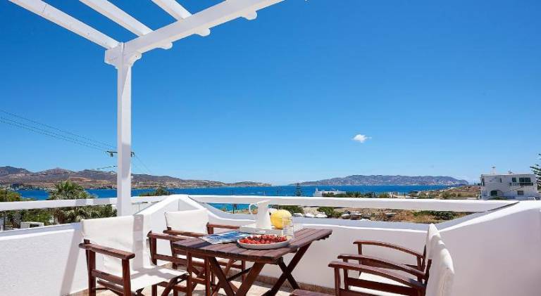 Holiday apartment with terrace & yard | Beach nearby | Dogs allowed in Milos