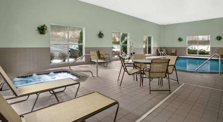 Hampton Inn Athens — photo 4