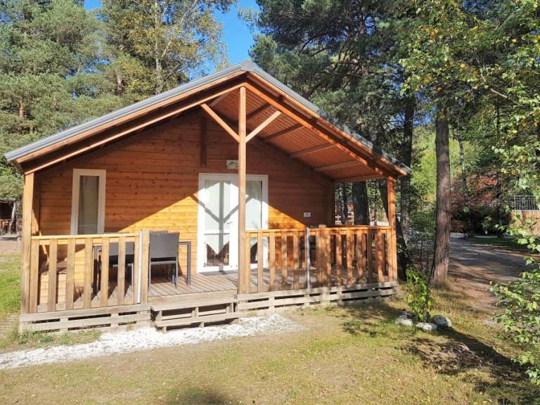 Chalet with heated pool & patio — photo 4