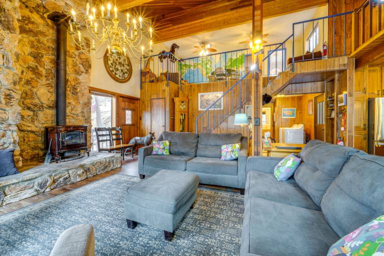 Waterfront Truckee Cabin on Donner Lake! — photo 3