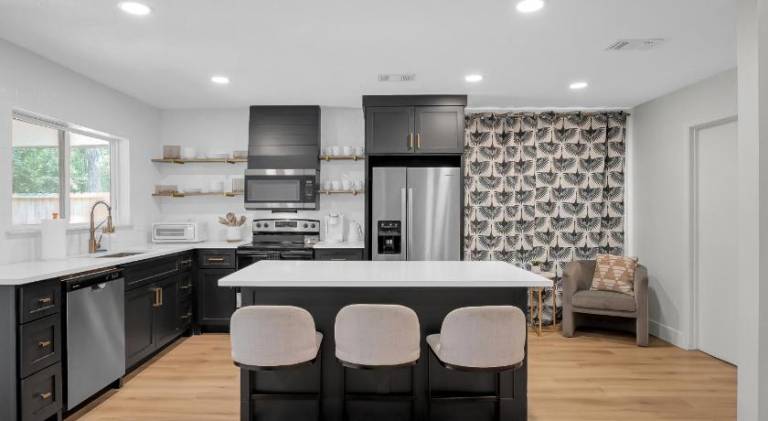 Spacious vacation home | Perfect for remote work | Pets are welcome in The Woodlands, TX