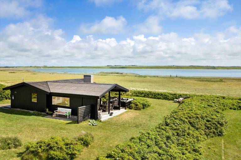 Fully equipped house with BBQ & terrace | Lake view | Beach nearby | Pets allowed in Harboore