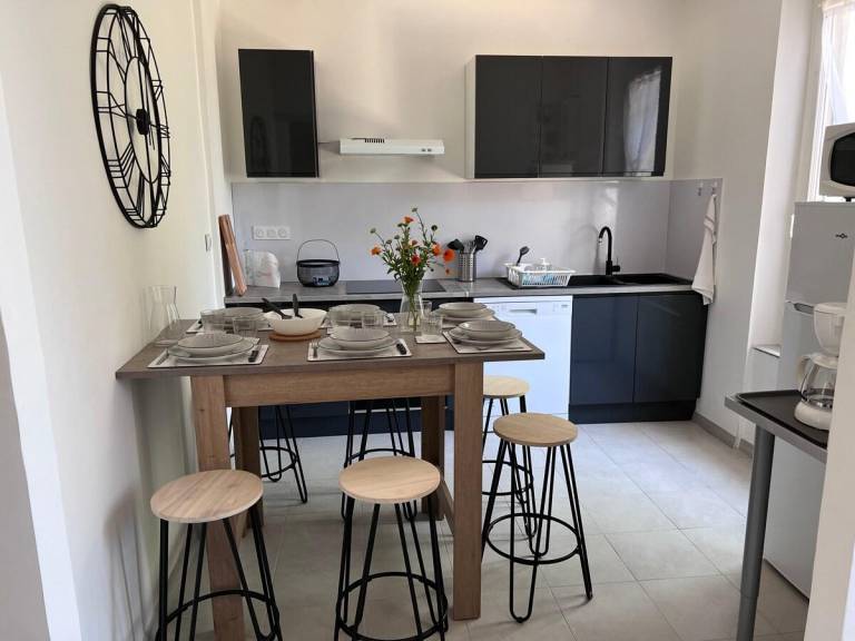 Vacation home with garden — photo 4