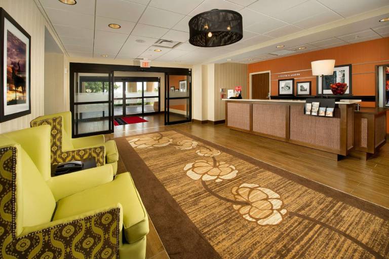 Hampton Inn Uvalde — photo 3