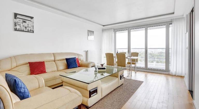 Suite Mitterand, Penthouse Parisien avec balcon in Ivry-sur-Seine