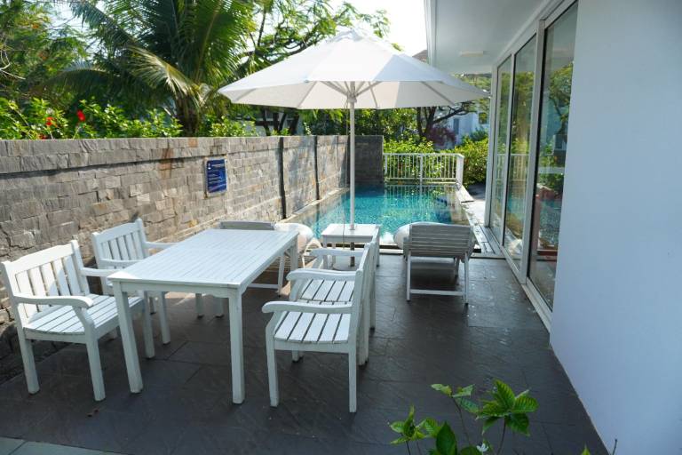Villa with pool & garden — photo 3