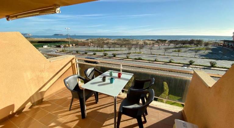 Holiday apartment with pool, terrace & garden — photo 3