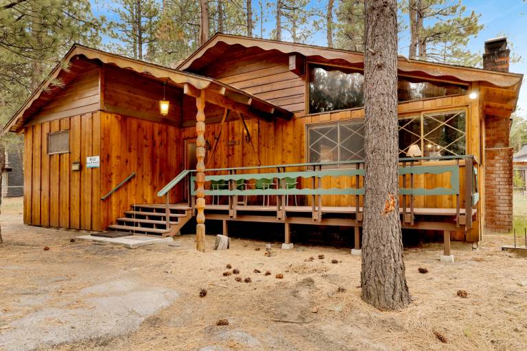 Cabin with BBQ | Mountain view in San Bernardino, CA