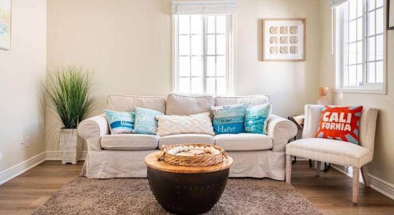 Lovely house | Next to the beach | Suitable for remote work | Pets are welcome in Hawthorne, CA