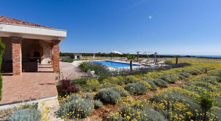 Wonderful villa with hot tub & pool | Pets allowed — photo 5