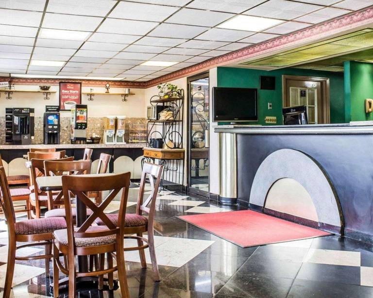 Econo Lodge Scranton near Montage Mountain — photo 4