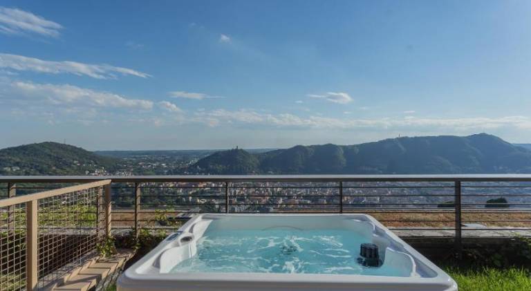 Holiday apartment with jacuzzi — photo 5