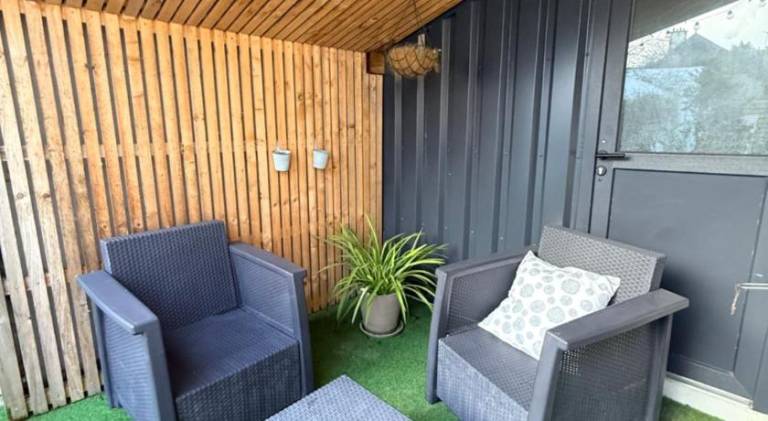 House with pool — photo 4