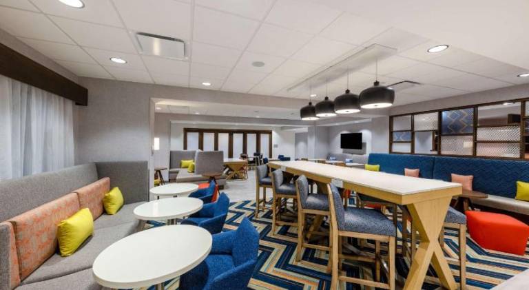Hampton Inn by Hilton Kansas City Southeast — photo 4