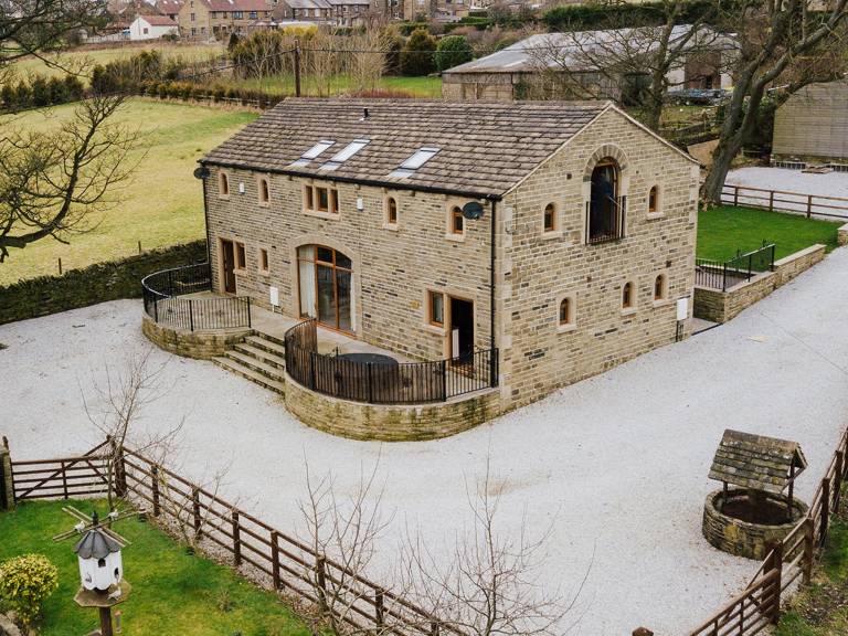 Cedar Barn UK33352