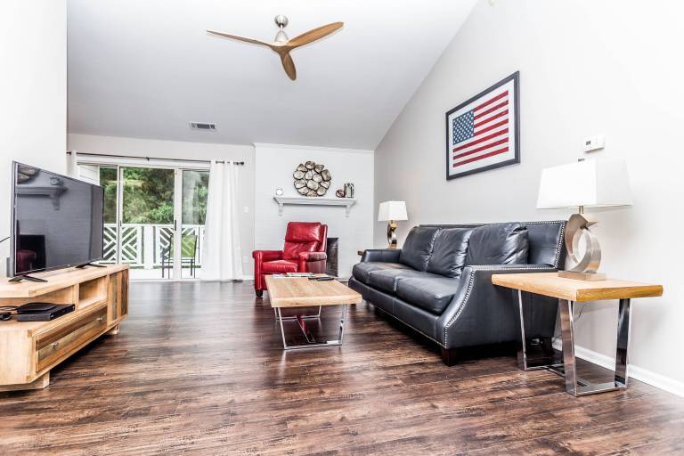 Condo Cameron Wood