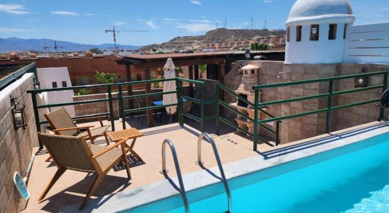 Rental apartment with pool in Playas