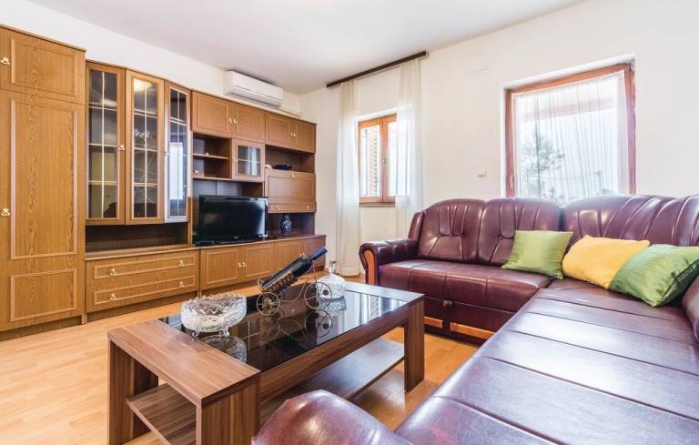 Apartment with garden, BBQ & terrace — photo 4