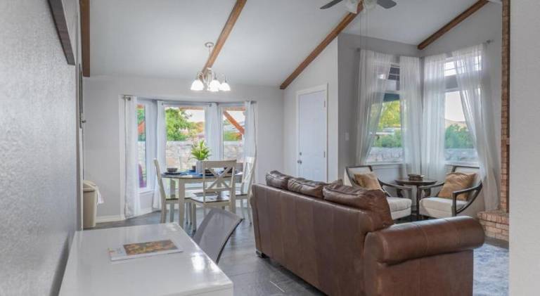Big house | Pets are welcome — photo 2